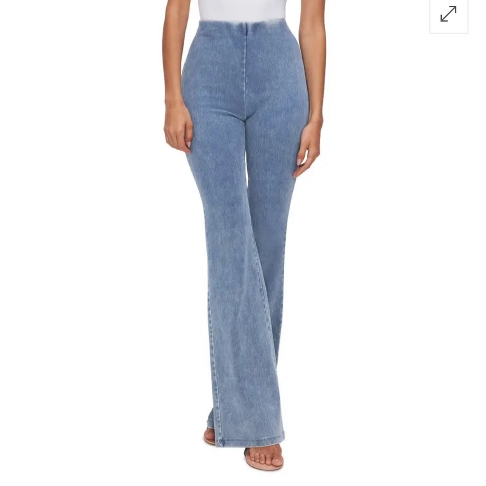 NET GOOD AMERICAN SOFT SCULPT PULL-ON FLARE JEANS | INDIGO556 - SMALL